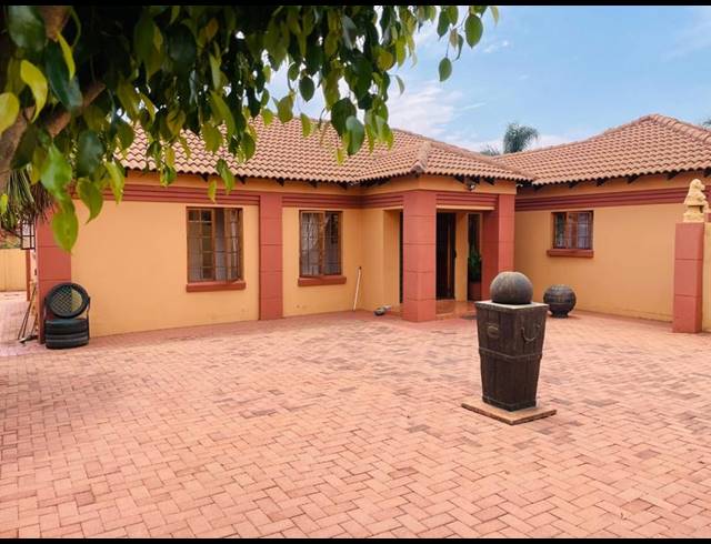 3 BEDROOM HOUSE FOR SALE IN HEATHERVIEW